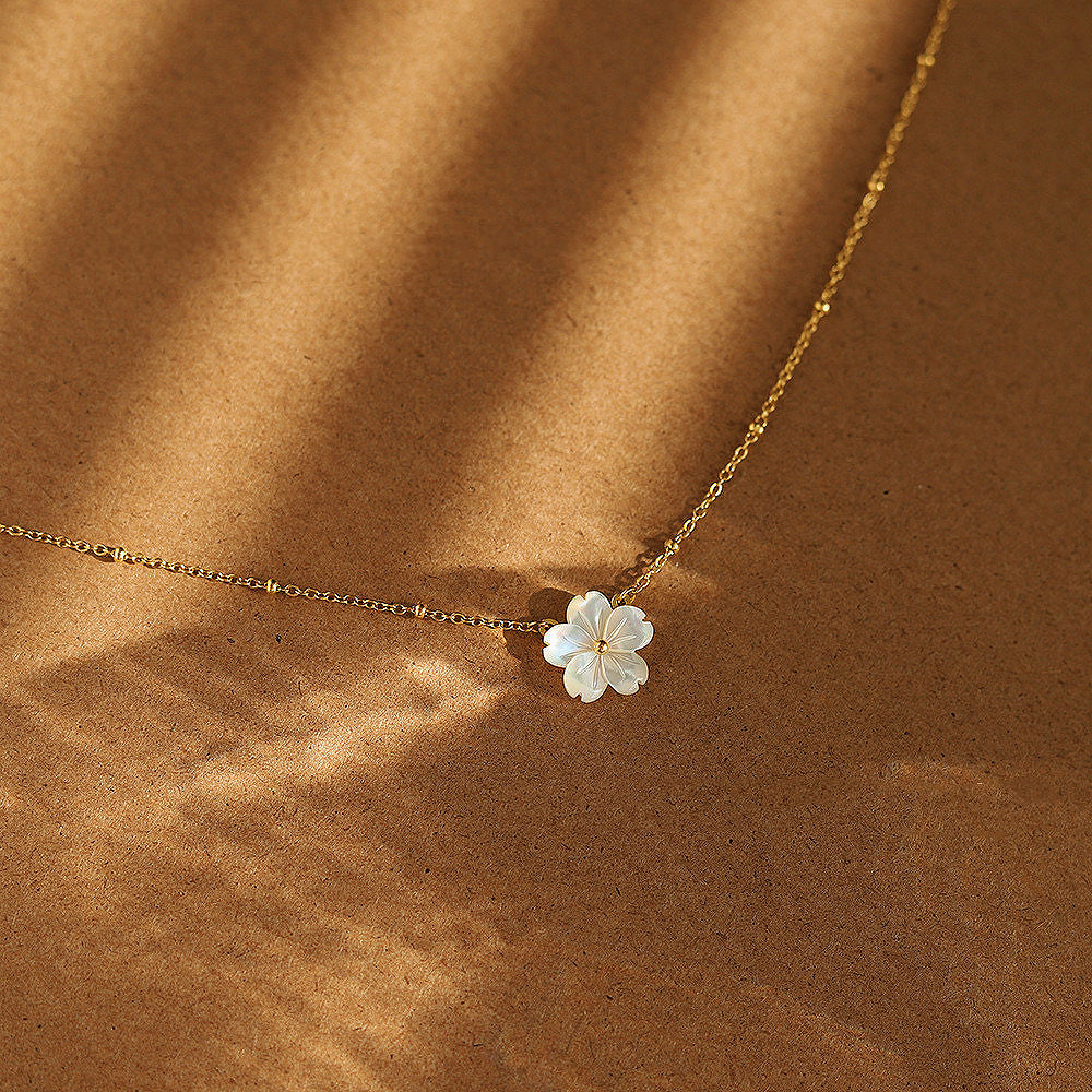 Flor Necklace